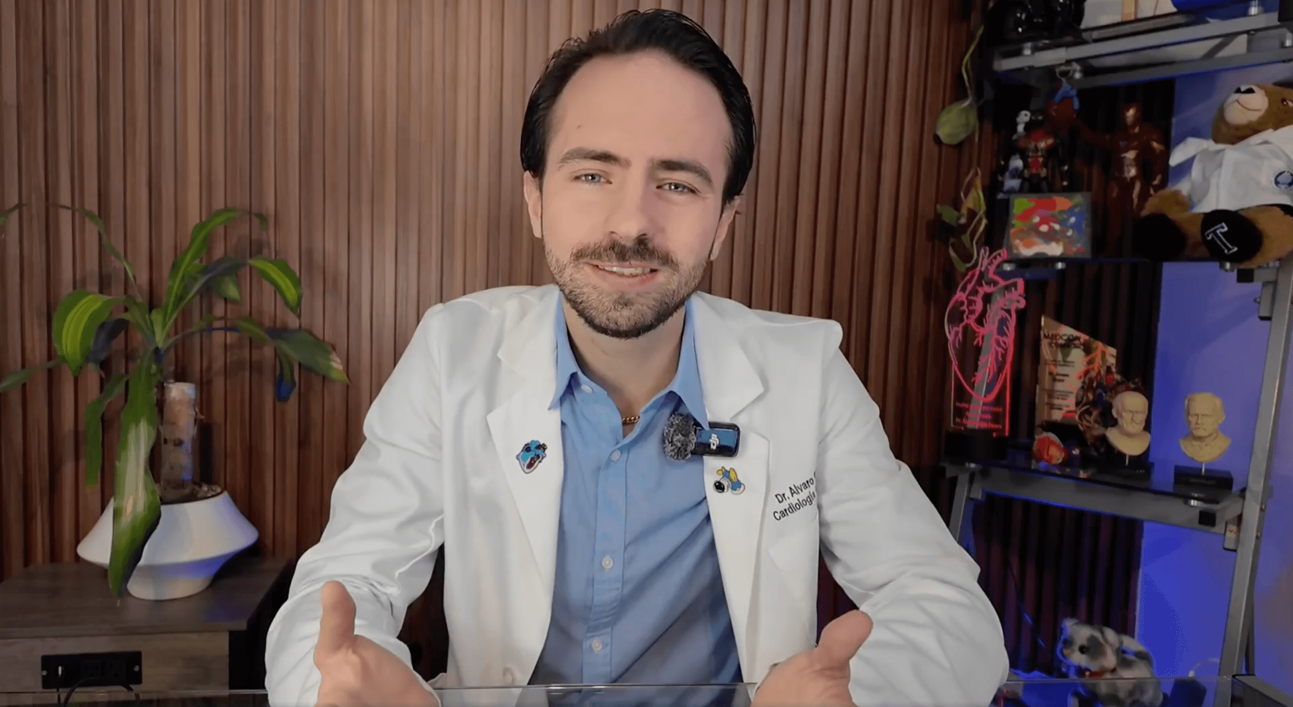 Dr. Álvaro Riojas Favero